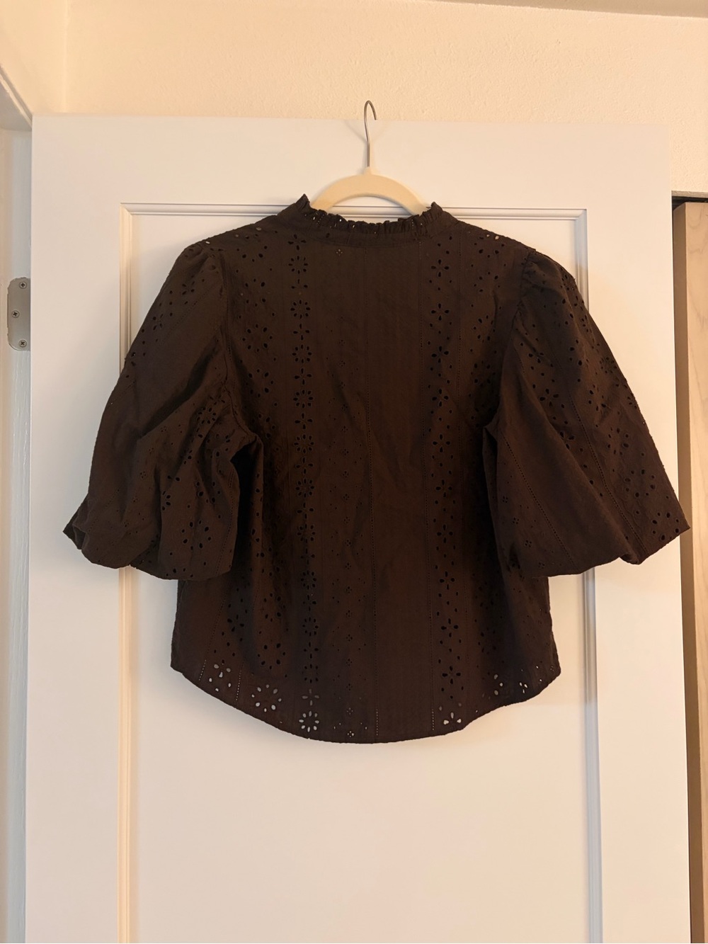 Zara Eyelet Puff Sleeve Blouse in Brown Size Small - Picture 4 of 5
